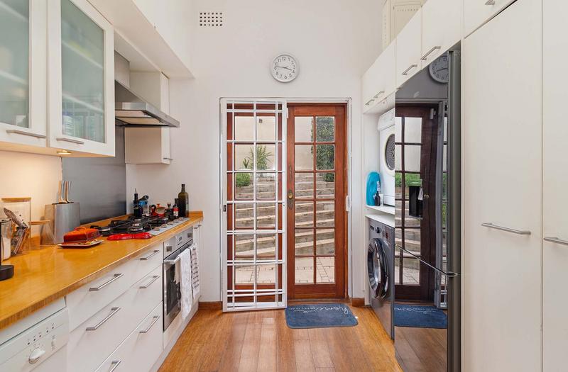 2 Bedroom Property for Sale in Sea Point Western Cape